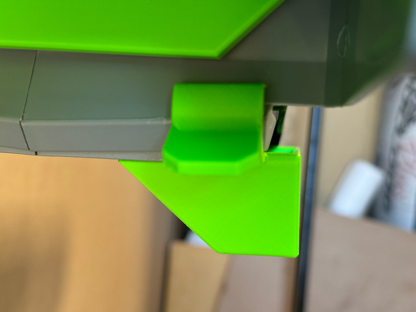 Chainsaw oil drip tray for EGO CX series chainsaws